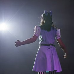 Crear una obra y actuar